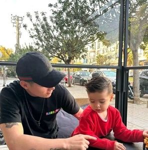 Meet your Posher, Costa